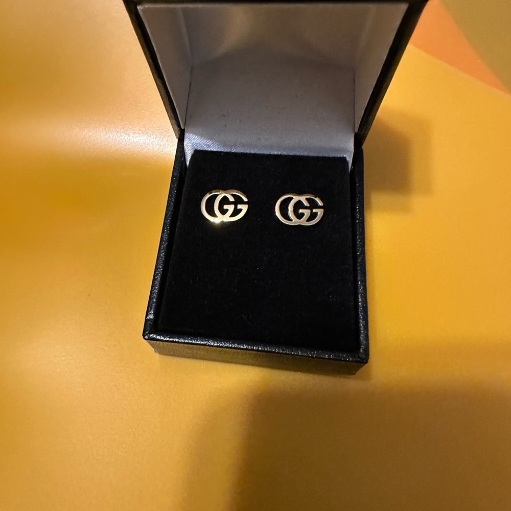 18k Gold Gucci earrings - Picture 3 of 11